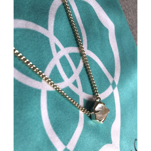 NWT Kendra Scott Mabel Gold Ivory Pearl Necklace - Picture 2 of 4