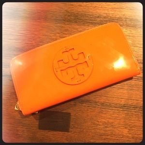 Tory Burch wallet