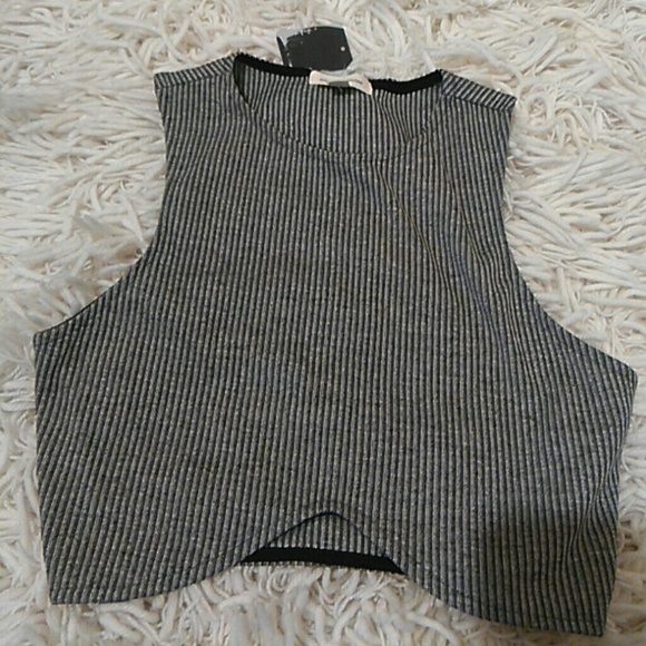 🆕BNWT Urban Outfitters Silence+Noise Crop Top
