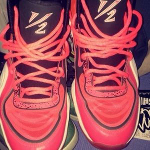 Penny 5's atomic red sz 9.5