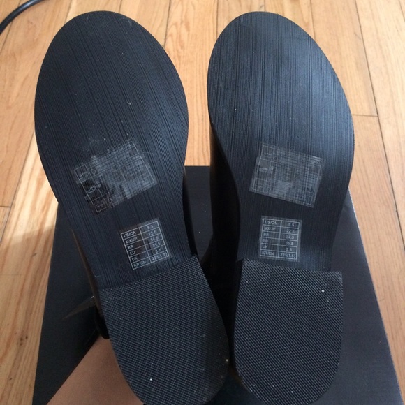 ❗️SALE❗️✨Black Ankle Boots✨ - Picture 4 of 4