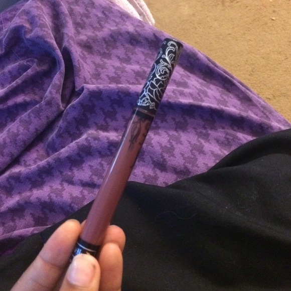 KAT VON D LIQUID LIPSTICK in Lolita