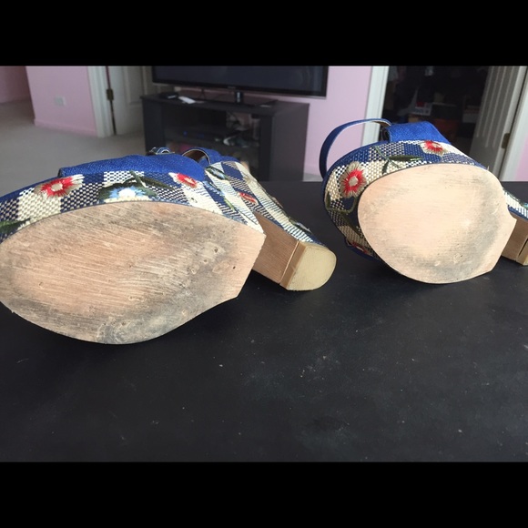 Sandals - Picture 3 of 4