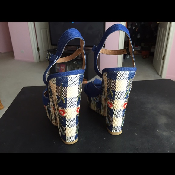 Sandals - Picture 4 of 4