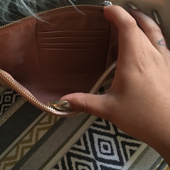 Clutch - Picture 3 of 3