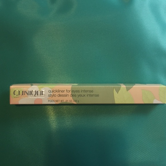Clinique quickliner
