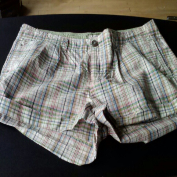 American Eagle plaid shorts