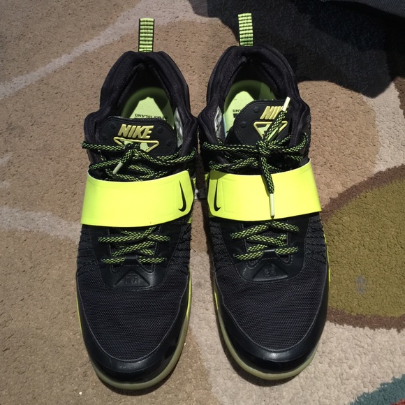 Men's Size 13 Nike Zoom Revis Island