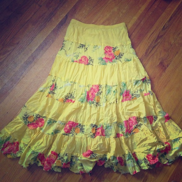 Flowy, floral Maxi skirt.
