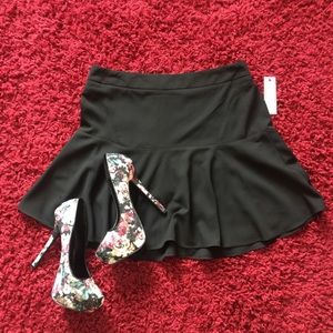 ‼️SALE‼️Bisou Bisou Black Mini Skirt