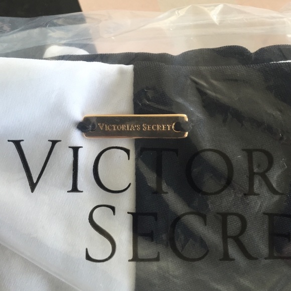 Victoria's Secret hipster bottoms - Picture 3 of 4