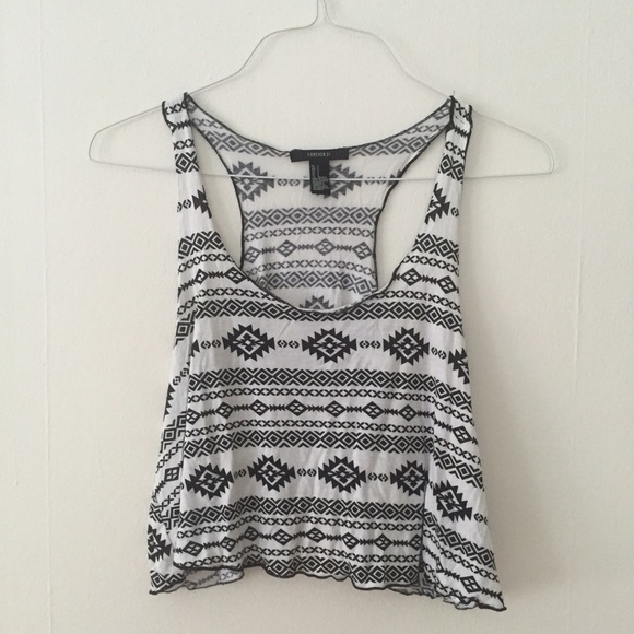 tribal crop top. - Picture 2 of 4