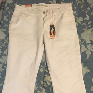 White denim pants