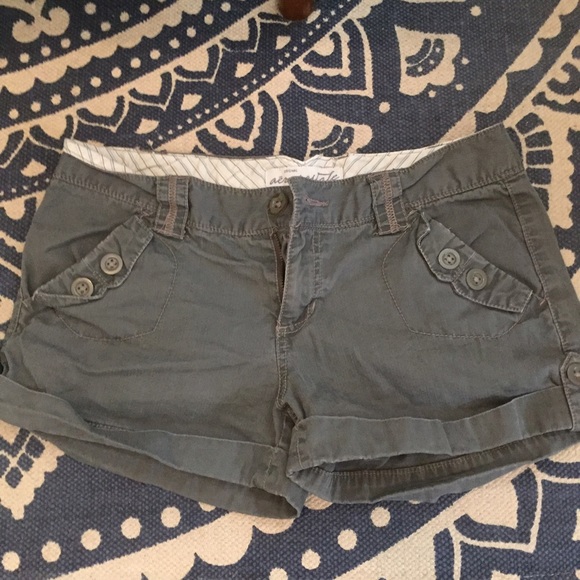 grey shorts. - Picture 2 of 2