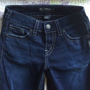 Brand new Silver Suki. Skinny. Comfy