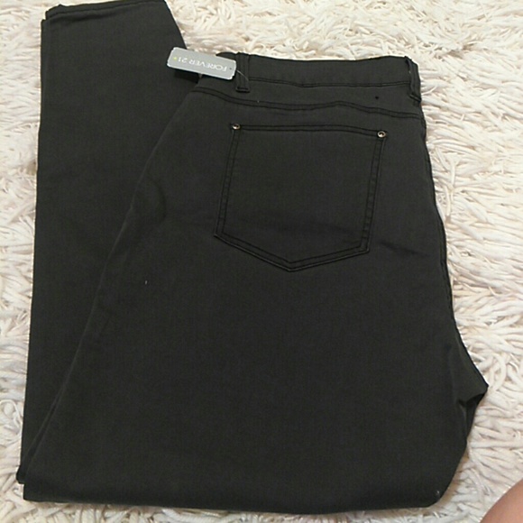 🆕BNWT size 18 Gray Skinny jeans