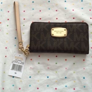 Michael Kors wristlet NWT!