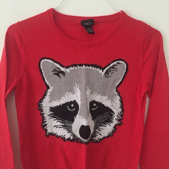 raccoon sweater. - Picture 2 of 3