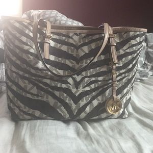 Michael kors zebra print hand bag