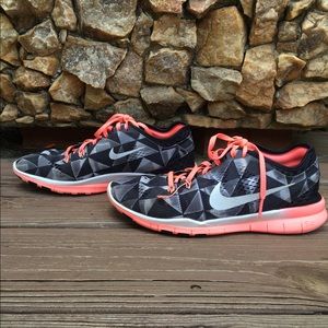 NIKE FREE TR FIT 5