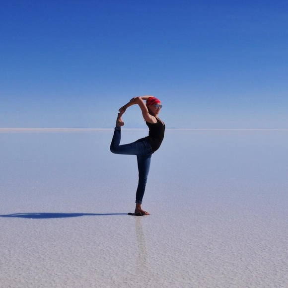 Meet your Posher, Carissa - Picture 3 of 5