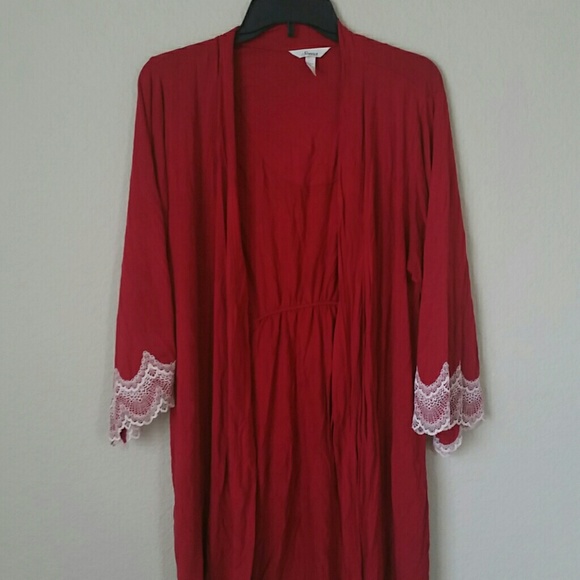 Red robe Sonoma with lace sleeves
