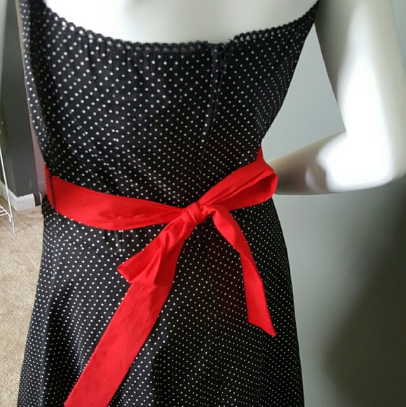 Vintage-inspired Polka Dot Strapless Dress - Picture 4 of 4