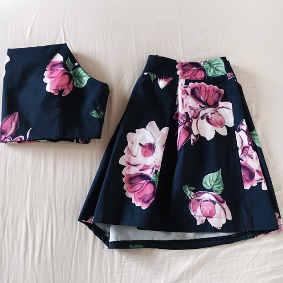 ✖️SOLD✖️Floral Two-Piece