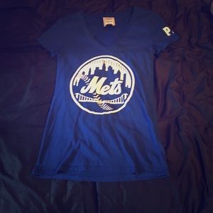 V.S. Mets Baseball V-neck T-shirt ✨💙