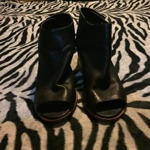 ❤️SOLD❤️ Leather booties