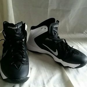 Nike hyper quickness shoes