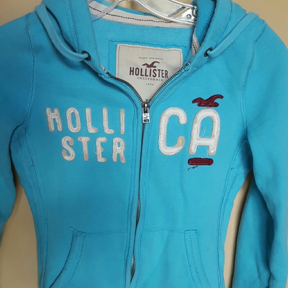 Adorable HOLLISTER zip up hoddie - Picture 1 of 4