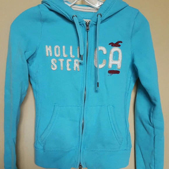 Adorable HOLLISTER zip up hoddie - Picture 2 of 4