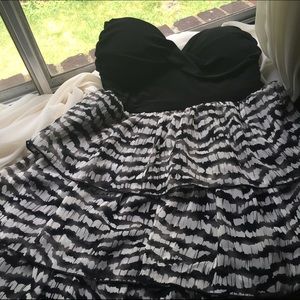 Strapless Zebra Print Dress 🔲🔳