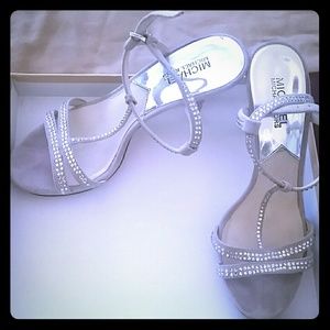 Micheal kors pearl gray heels