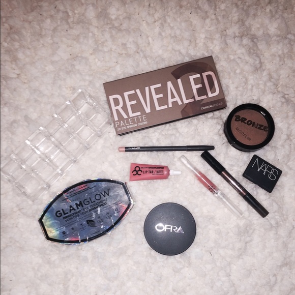 New High End makeup bundle!