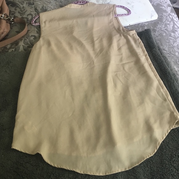 Forever 21 Tan Blouse size Small - Picture 4 of 4