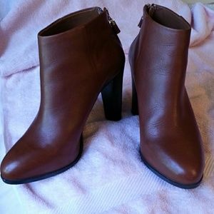 Banana Republic platform booties brown