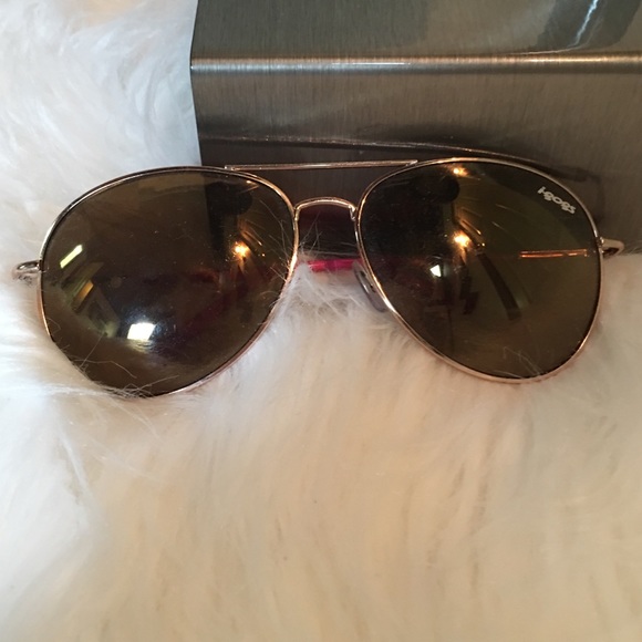 Sunnies! - Picture 2 of 3