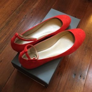 Never worn Ann Taylor cute burnt orange flats