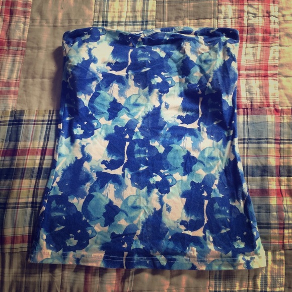 Blue and white tube top