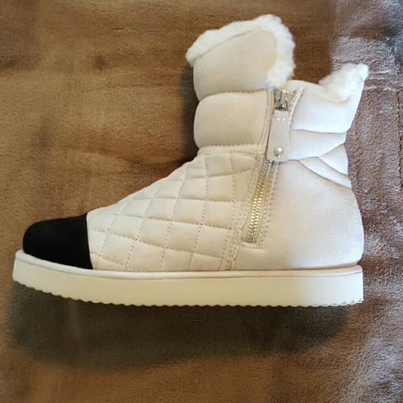 Madden Girl Snow Boots NWT