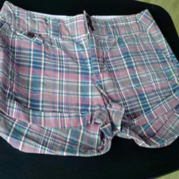 American Eagle plaid shorts