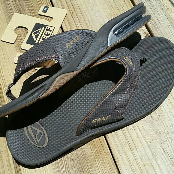 SOLD OUT Men's Reef flip flops, brown plaid