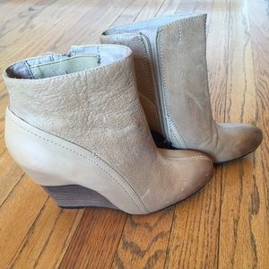 Vince Camuto tan wedge booties size 6