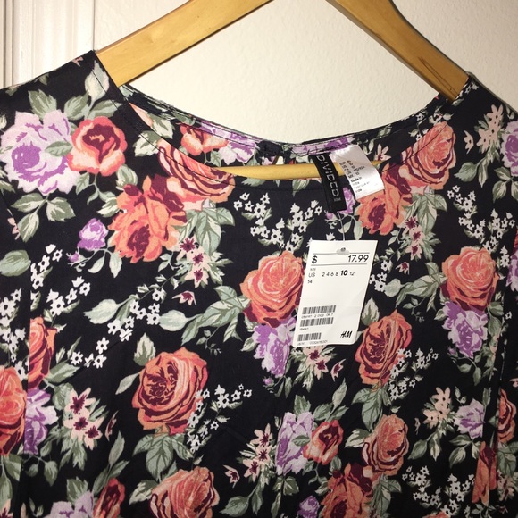 H&M floral blouse, never worn. Size 10