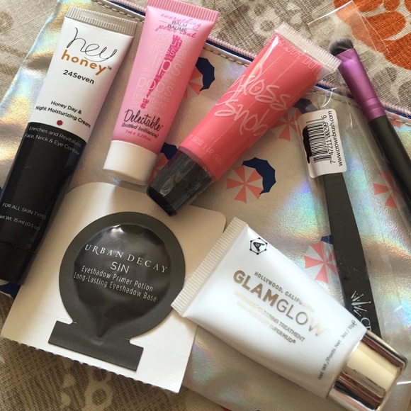 TRADED💸8 product + 1 mystery item makeup lot - Picture 2 of 2