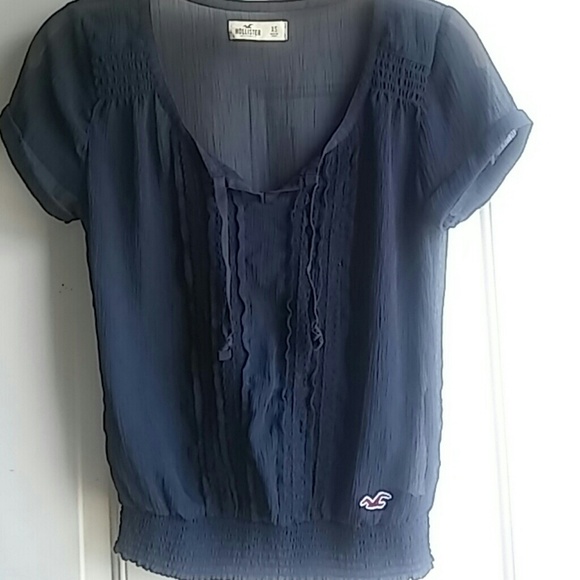 Hollister top