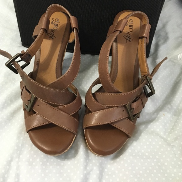 DSW Brown Wedges