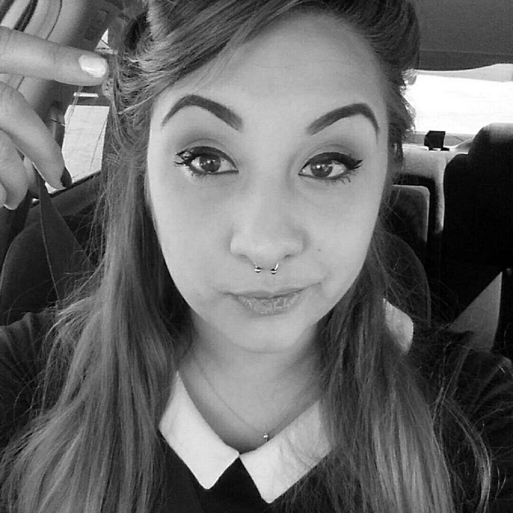 Meet your Posher, Jakki - Picture 2 of 4